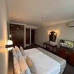 Kâya Oda ve Kahvaltı 3*