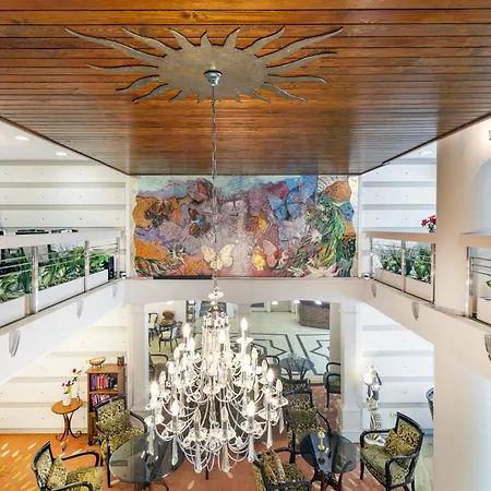 לינה וארוחת בוקר Kaya איזמיר